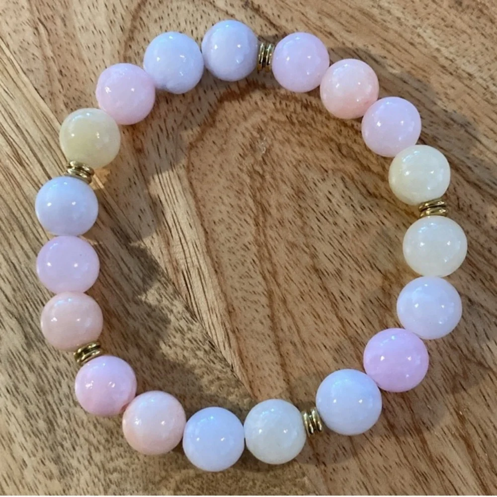 Pink rose stone bracelet with goldtone separators stretchy pink yellow white - Picture 2 of 6